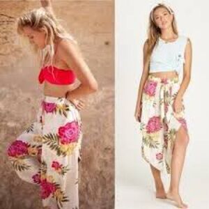 Billabong Floral Capri Floral Split Wide Leg Pants